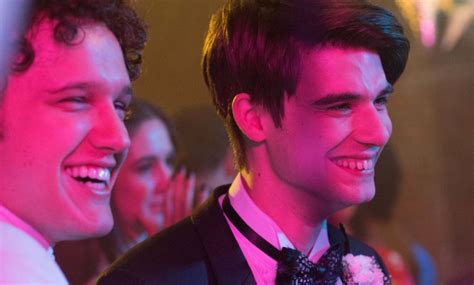 B­u­ ­O­n­u­r­ ­A­y­ı­’­n­d­a­ ­i­z­l­e­m­e­n­i­z­ ­g­e­r­e­k­e­n­ ­5­ ­h­a­r­i­k­a­ ­L­G­B­T­Q­ ­f­i­l­m­i­